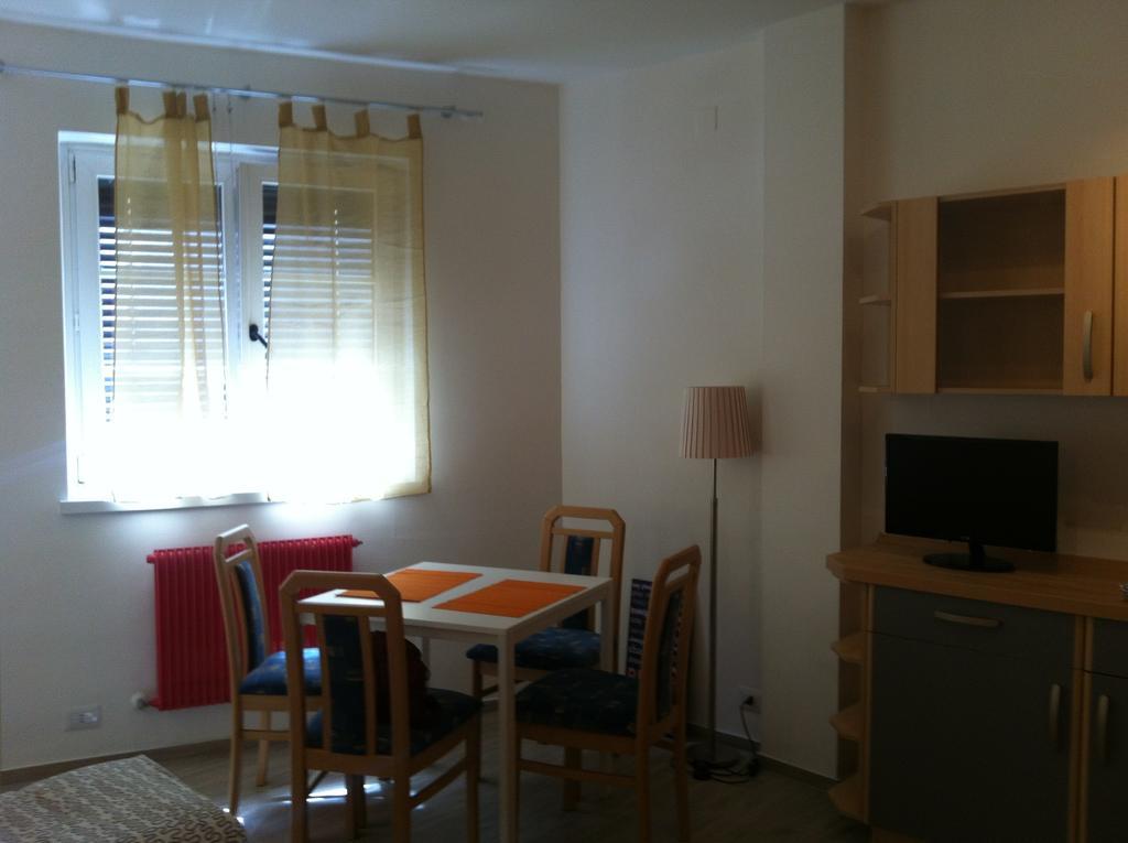 Apartamento Casa Laurino In Centro A Bozen Habitación foto